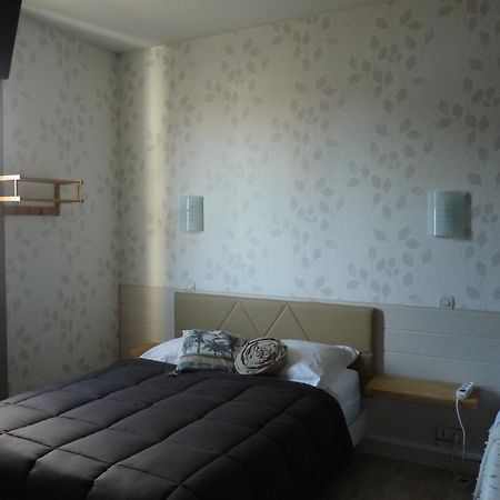 Les Chambres De La Gare Noyers-sur-Cher Esterno foto