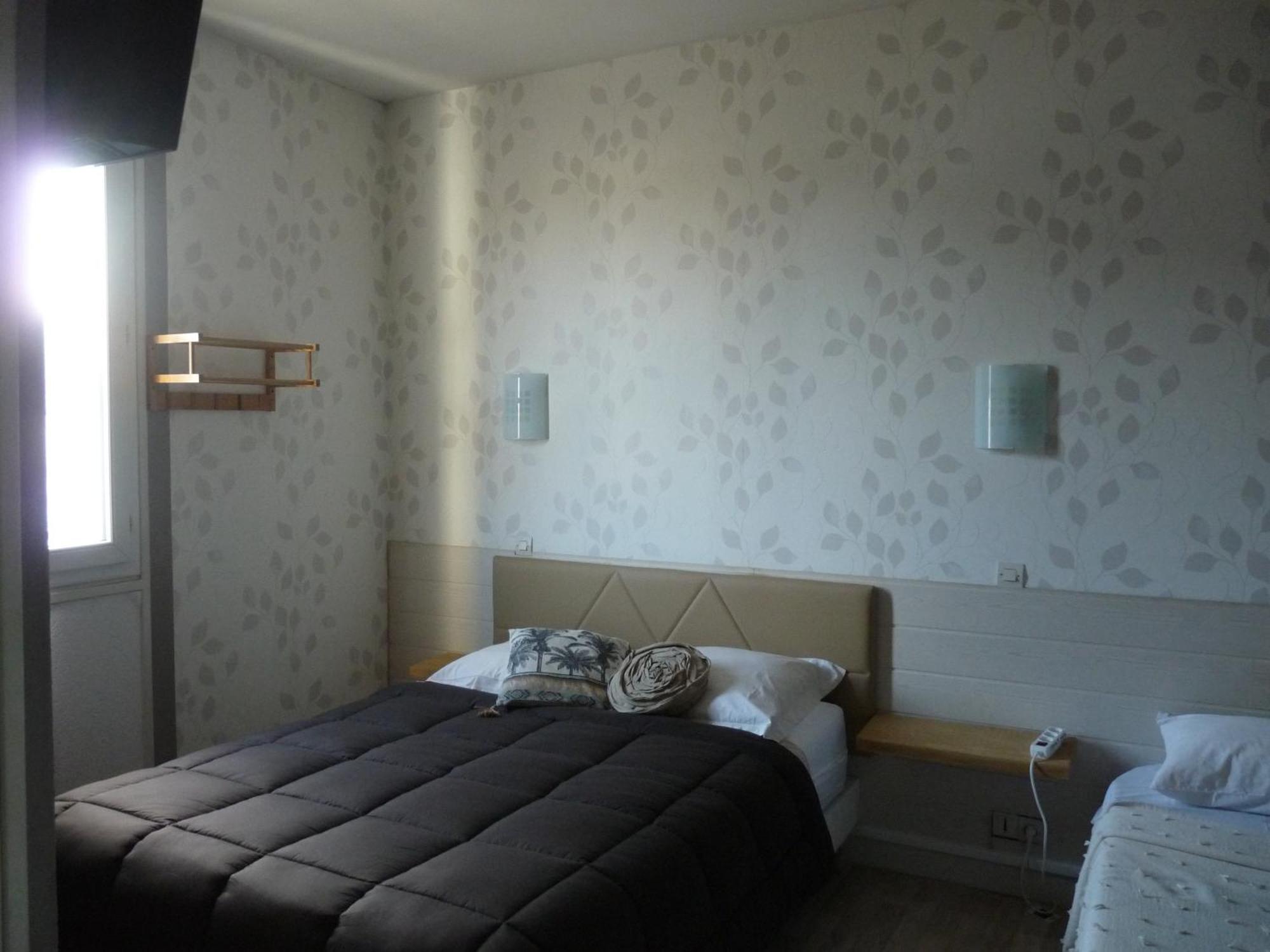 Les Chambres De La Gare Noyers-sur-Cher Esterno foto